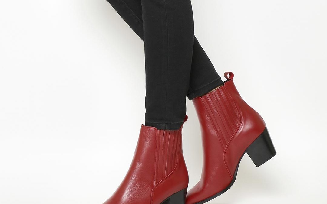The Self-Shine Cream Kit for leather finally available in Red!